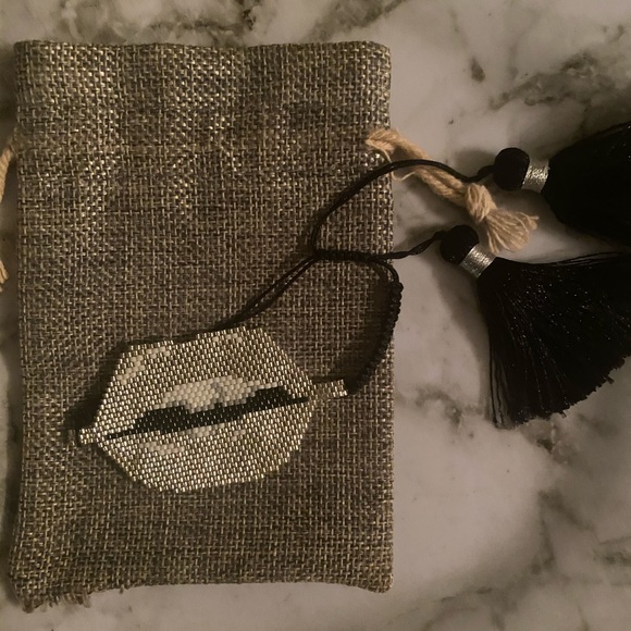 Bracelet - Picture 1 of 4